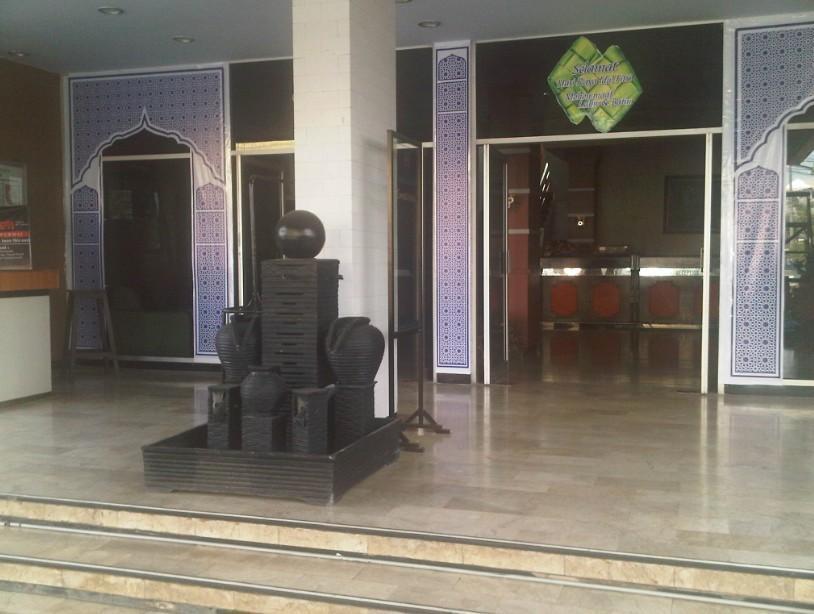 Hotel Bandung Permai Jember Bagian luar foto